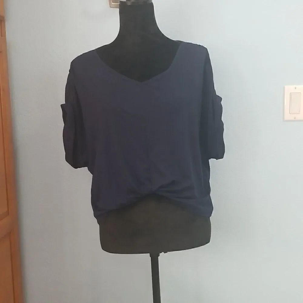 Keyhole back top - Picture 4 of 9